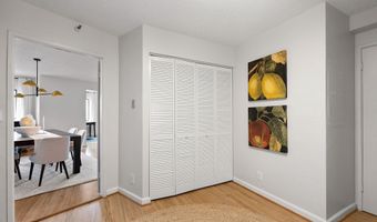 1600 N OAK St 1812, Arlington, VA 22209