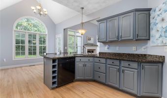 15 Sophia Cir, North Kingstown, RI 02852