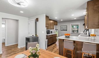 311 N School St, Cascade, ID 83611