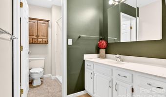 54 Foxberry Dr, Arden, NC 28704