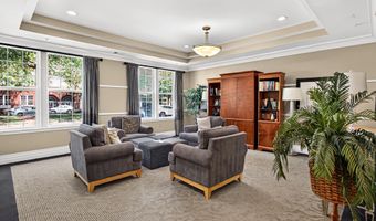 4950 BRENMAN PARK Dr 308, Alexandria, VA 22304