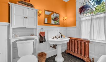 21 Laurel Ave, Auburn, ME 04210