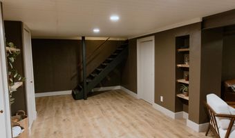 786 Adaway Ave SE, Ada, MI 49301
