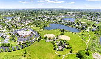 367 Emerald Ln, Algonquin, IL 60102