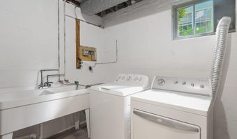 5719 NEWINGTON Rd, Bethesda, MD 20816