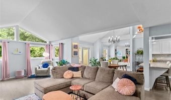 140 Pine Glen Dr, East Greenwich, RI 02818