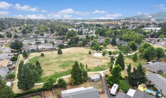 5094 DAISY St, Springfield, OR 97478