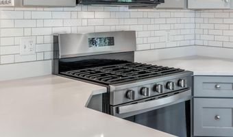 4 Highview Ter, Belfast, ME 04915