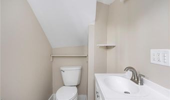 427 Spring St 1, Newport, RI 02840