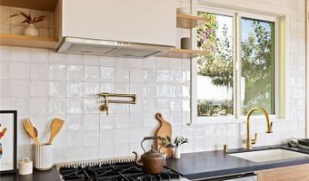 3926 Sunset Dr, Los Angeles, CA 90027
