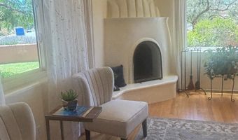 525 SOLANO Dr SE, Albuquerque, NM 87108