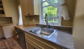 157 E Blackwell St 1, Andover, NJ 07801