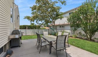 62 Crosby Ave, Albertson, NY 11507