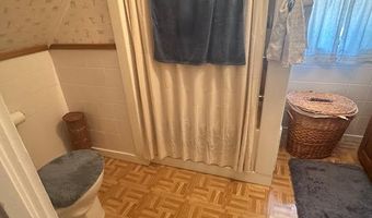 28 Charles St, Belfast, ME 04915