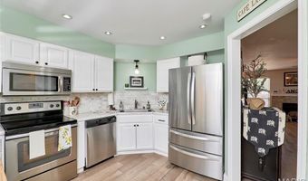 1549 Whispering Creek Dr, Ballwin, MO 63021