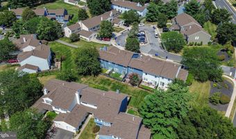 4 DEERFIELD Ct, Bordentown, NJ 08505