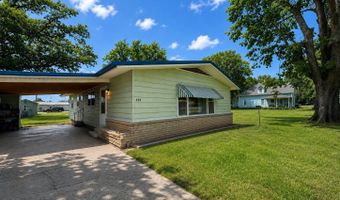 406 S Wells Ave, Altamont, KS 67330