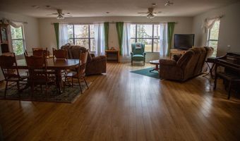 1380 Landing Rd, Baxley, GA 31513