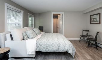 20 Babbidge Rd, Falmouth, ME 04105