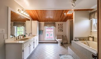 71 Brook Rd, Falmouth, ME 04105