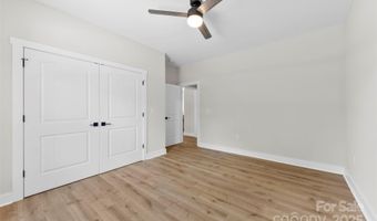 105 Darvee Rd, Blacksburg, SC 29702