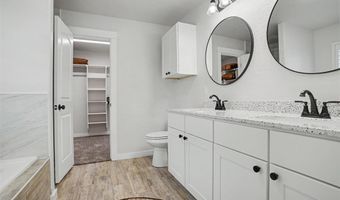 3320 Continental Ct, Altus, OK 73521
