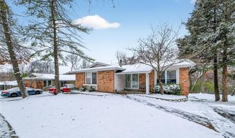 677 Turfwood Dr, Ballwin, MO 63021