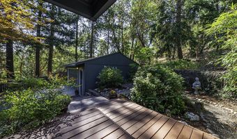 1000 Ivy Ln, Ashland, OR 97520
