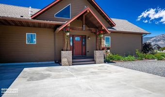 17 Patriot Dr, Cody, WY 82414
