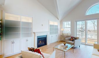 4 Longview Dr 404, Atkinson, NH 03811