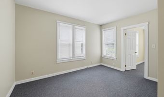 17 Lake Ave, Danbury, CT 06810
