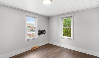 10 Pine St, Alton, NH 03809
