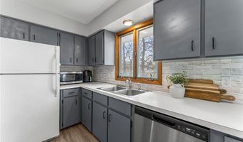 365 Spruce St E, Annandale, MN 55302
