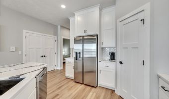 570 Linden Drive 203, Arnolds Park, IA 51331