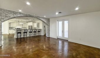 9324 Forest Rd, Abbeville, LA 70510