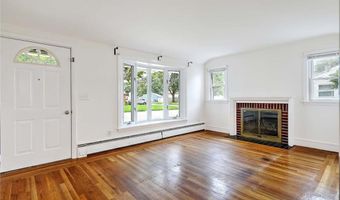 248 Don Ave, East Providence, RI 02916