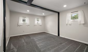 205 W 5th St, Aroma Park, IL 60910