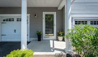 5 Brinscall Ct 5, Danbury, CT 06810