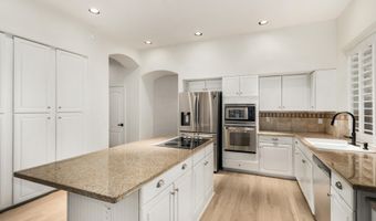 925 W SAN MARCOS Dr, Chandler, AZ 85225