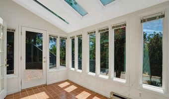 203 W GLENDALE Ave, Alexandria, VA 22301