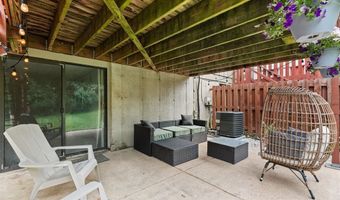 13362 Hiddencrest Ln, Ballwin, MO 63021