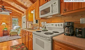 423 Dancing Leaf Ln, Bakersville, NC 28705