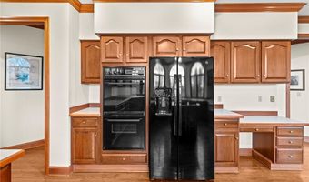 275 Camden Ln, Aurora, OH 44202