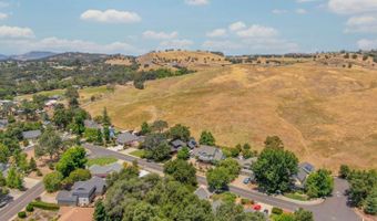 1070 Suzanne Dr, Angels Camp, CA 95222