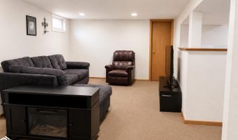 609 West St, Alden, IA 50006