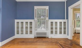36 Ayrault St, Newport, RI 02840