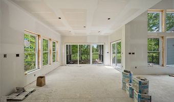 810 Club Dr W, Aurora, OH 44202