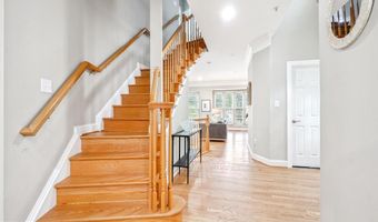 1057 GRAND OAK Way, Rockville, MD 20852