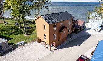 5919 Lake Rd W, Ashtabula, OH 44004