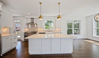 2100 PATRICK HENRY Dr, Arlington, VA 22205